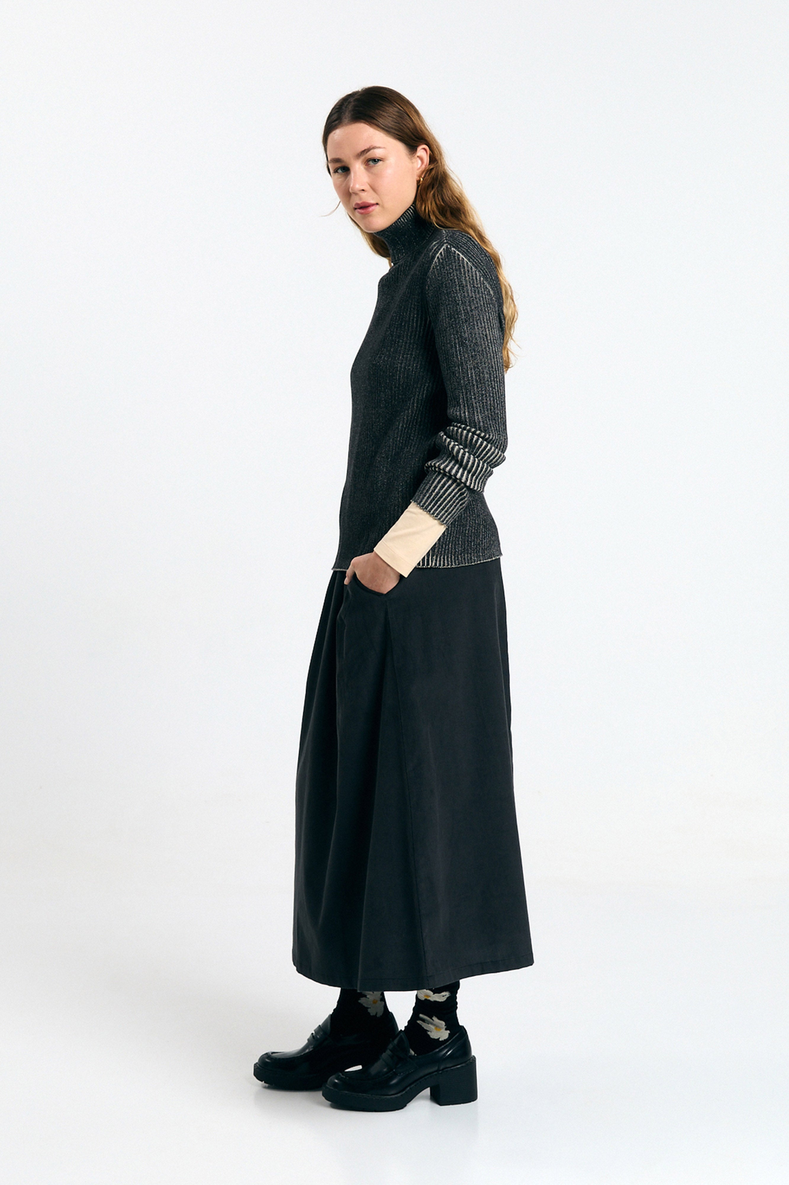 SUITE13LAB womens vegan Jumper Muge Black