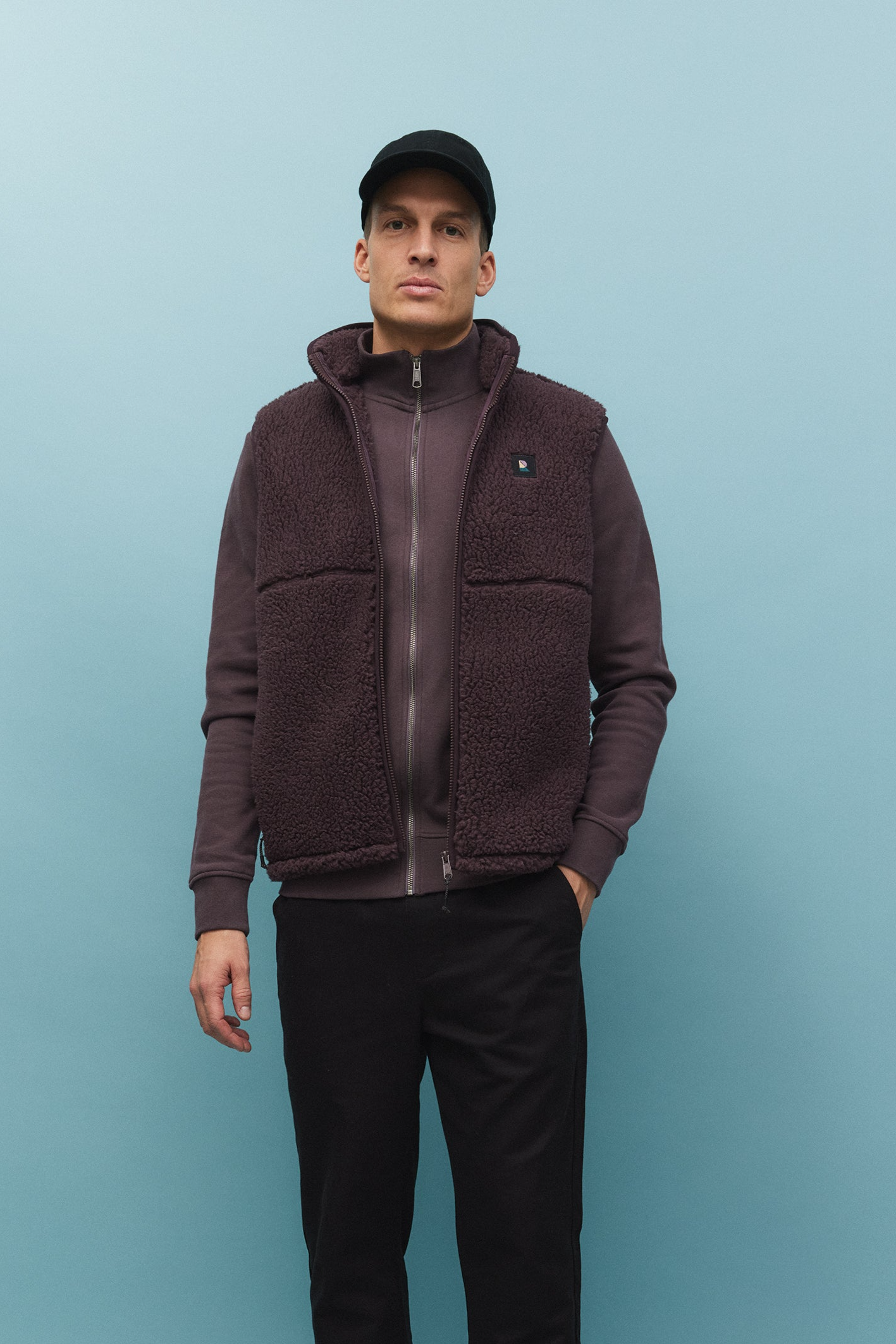 Recolution men vegan Vest Teasel Dark Grape