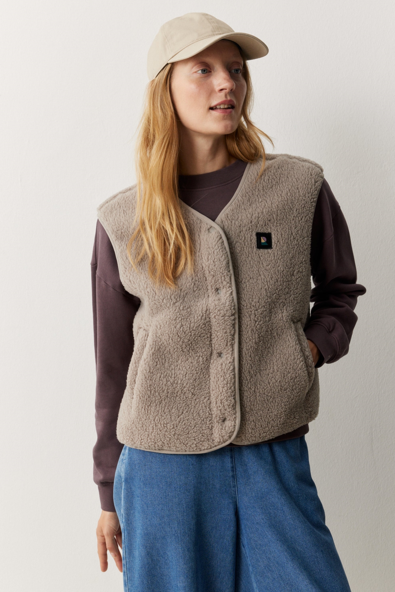 Recolution womens vegan Vest Fargesia Hazel Brown