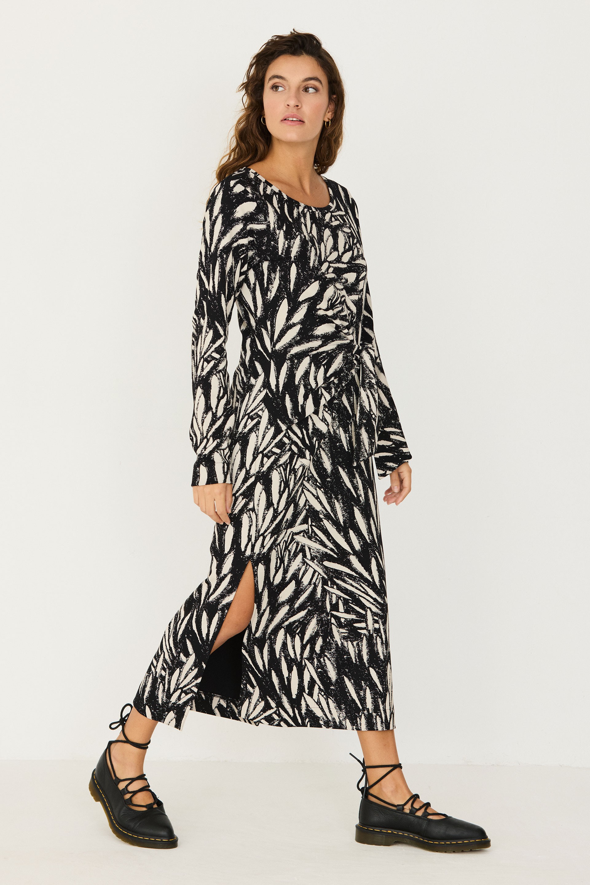 SKFK womens vegan Dress Knit Midi With Knot Ide Black/ White