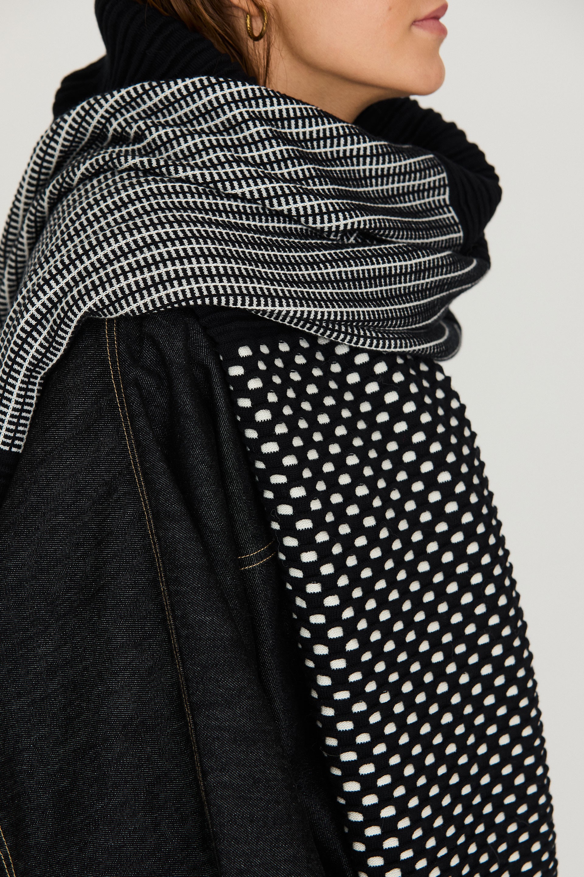 SKFK womens vegan Scarf Belar Black