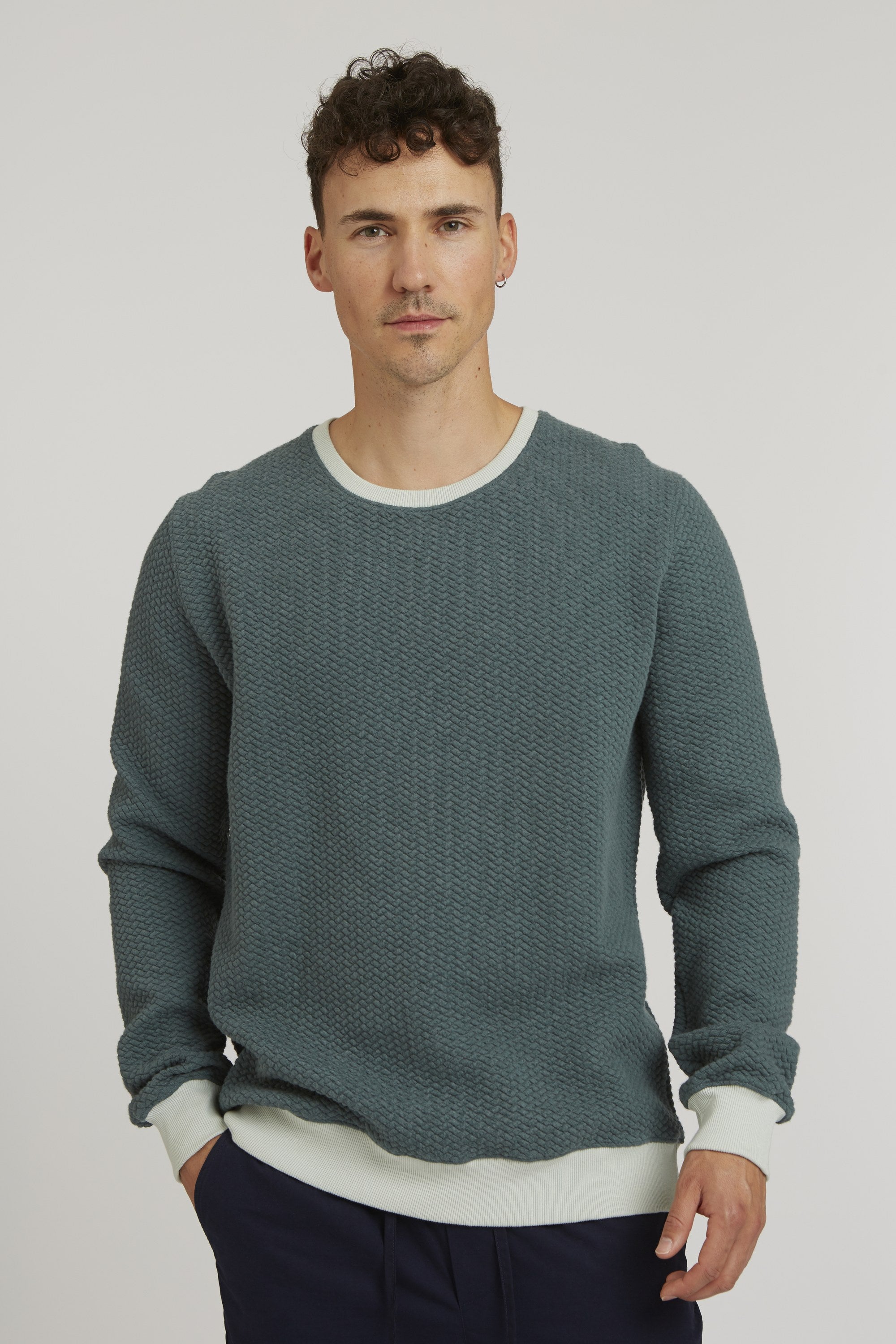 THOKKTHOKK Herren vegan Pullover Structured Fir Tree