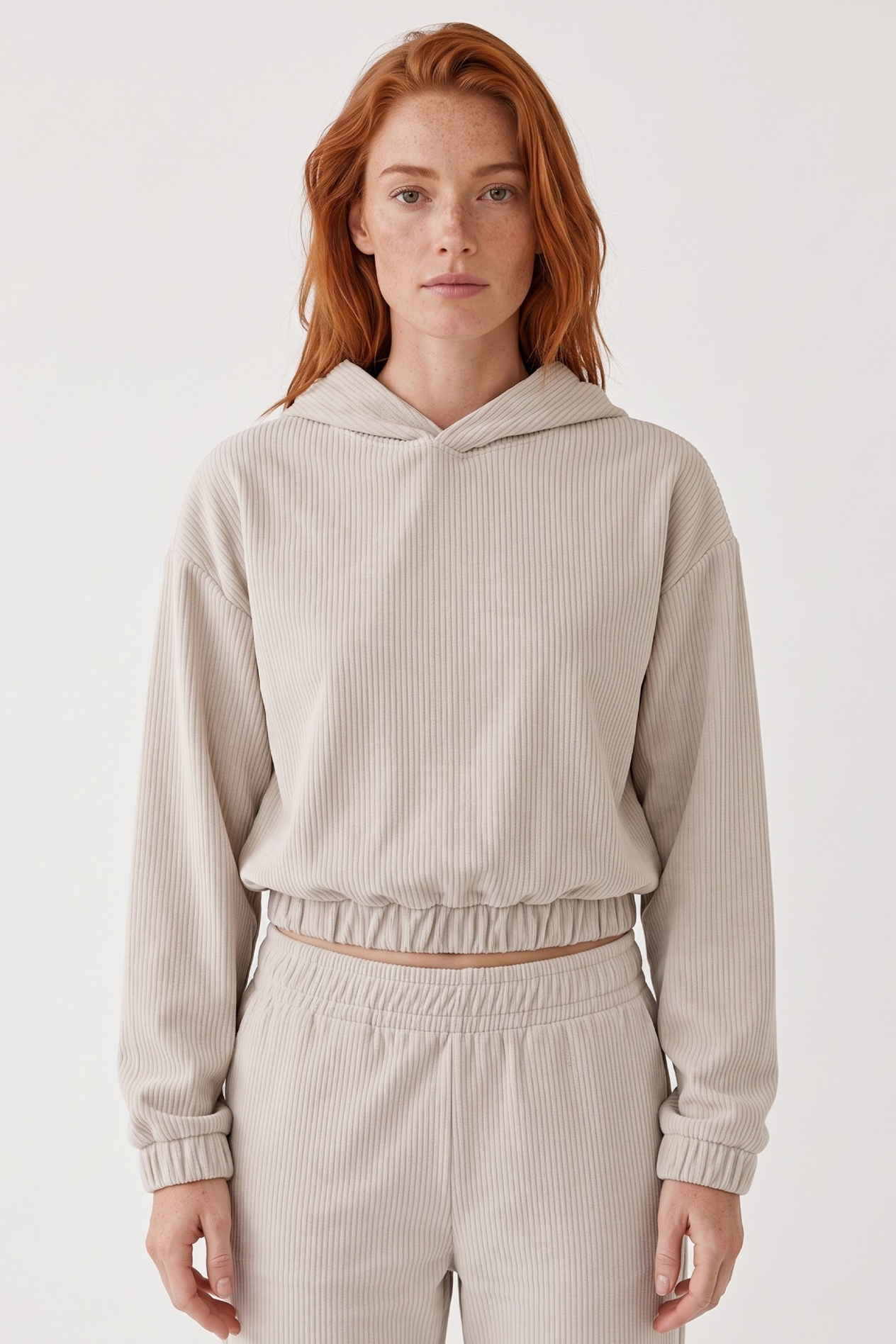 ORGANICATION Damen vegan Kurzer Hoodie Aus Cord In Sand