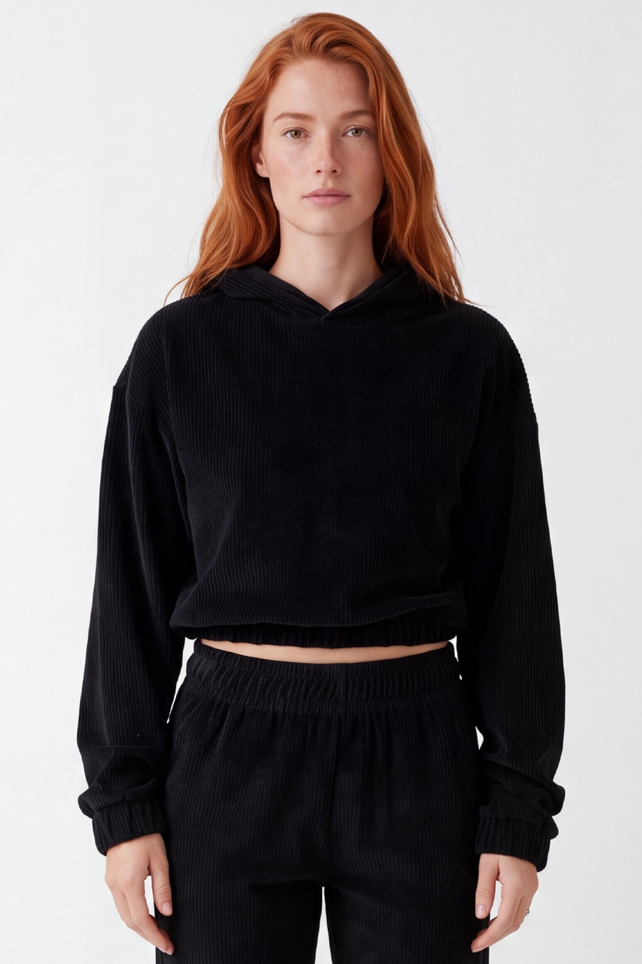 ORGANICATION Damen vegan Kurzer Hoodie Aus Cord Schwarz