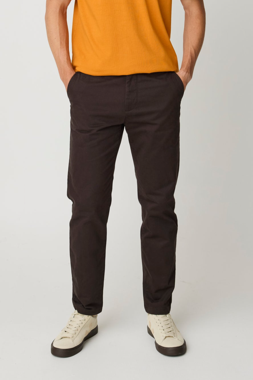 KnowledgeCotton Apparel Herren vegan Chinohose Chuck Regular Twill Chocolate Torte