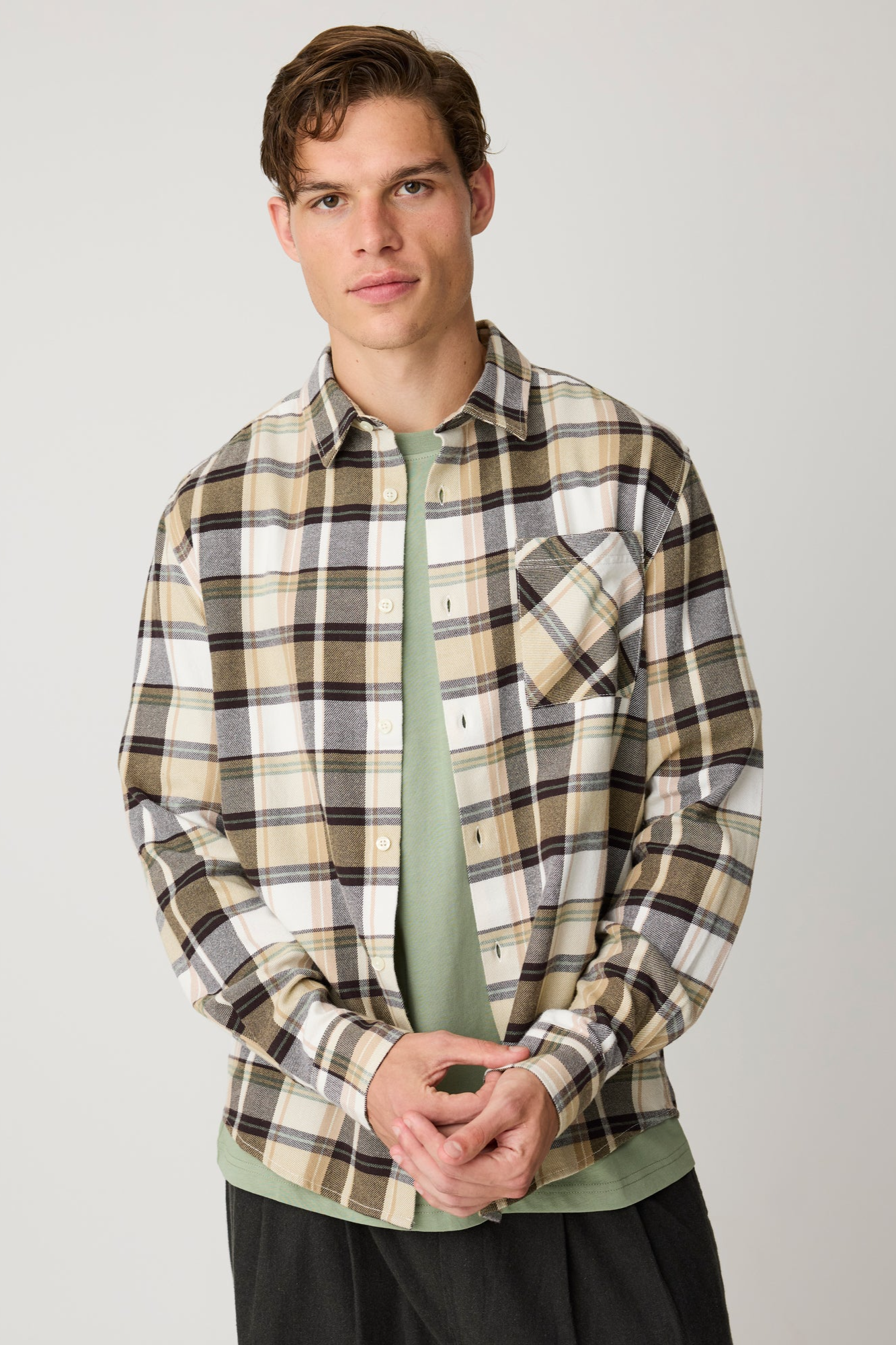 KnowledgeCotton Apparel Herren vegan Hemd Light Flannel Checkered Braun Kariert