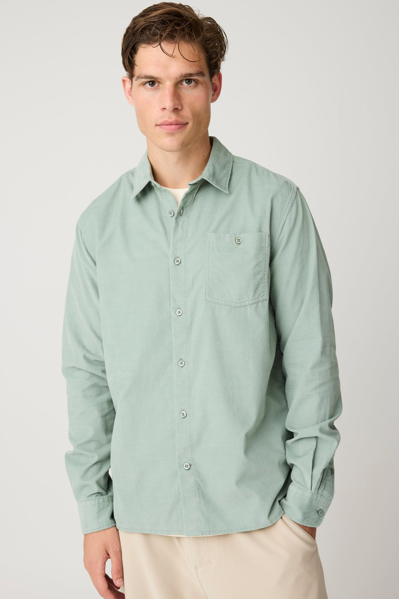 KnowledgeCotton Apparel Herren vegan Hemd Regular Passform Cord Lily Pad Green