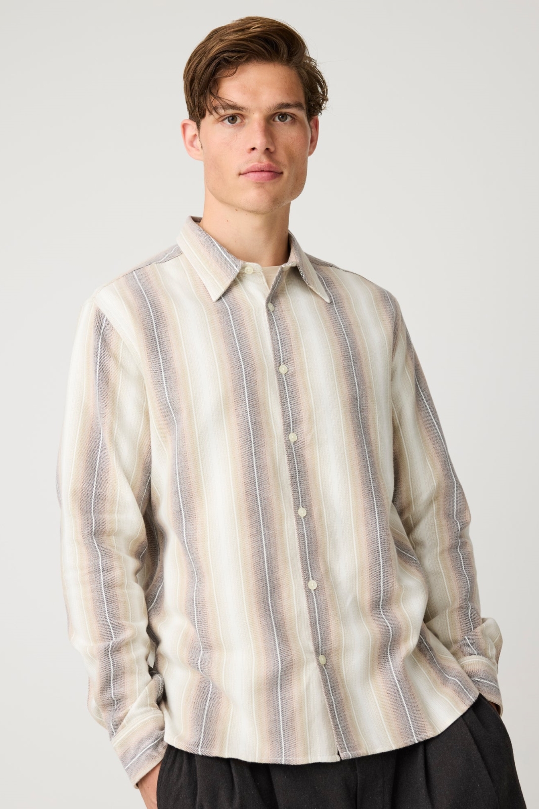 KnowledgeCotton Apparel Herren vegan Hemd Dune Regular Stripe Cremefarben Gestreift