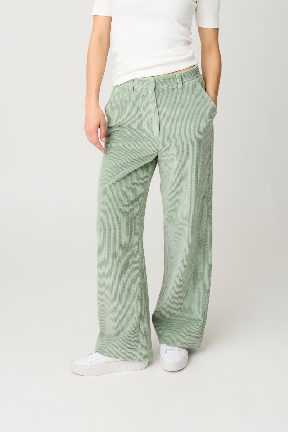 KnowledgeCotton Apparel Damen vegan Hose Bora Weiter Cord Lily Pad Gr&Atilde;&frac14;n