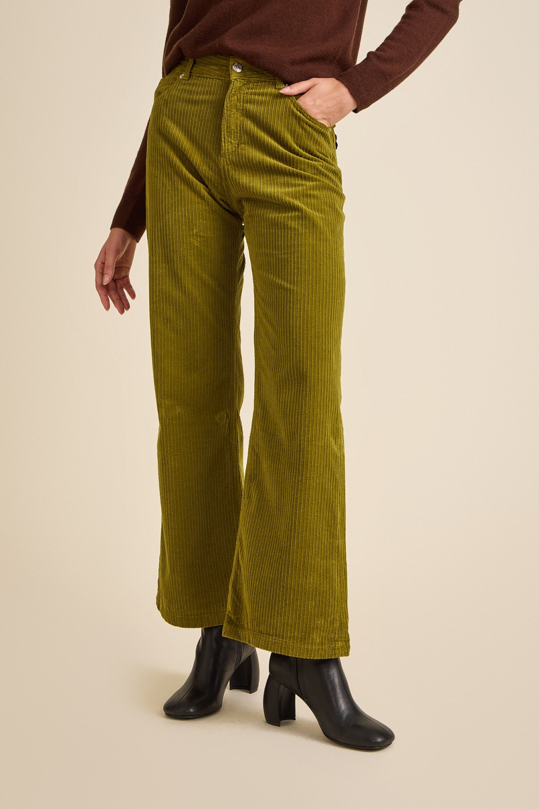 Côtelé womens vegan Flare Pants Pickle Green