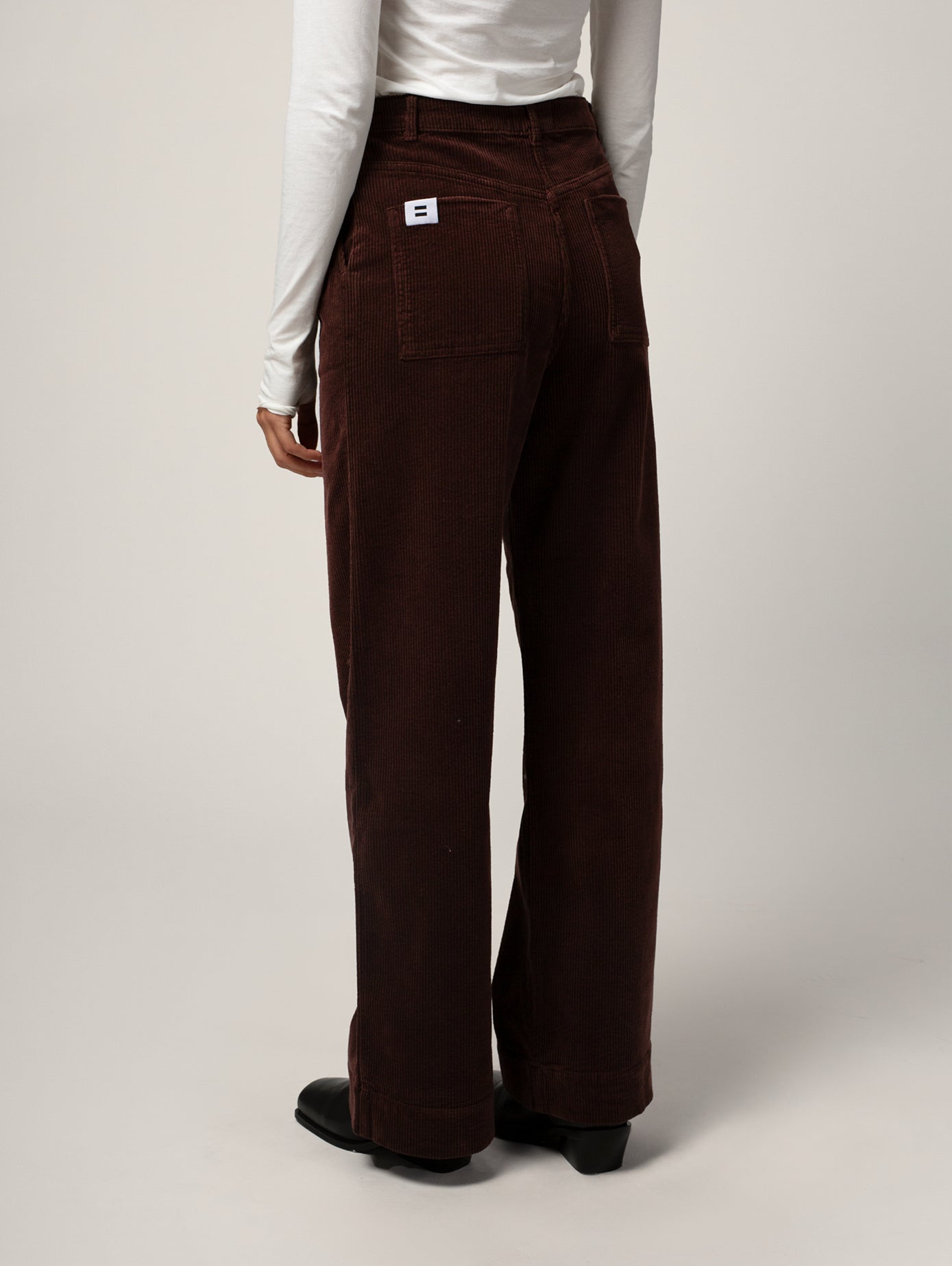 Côtelé womens vegan Pleated Pants Chocolate Brown
