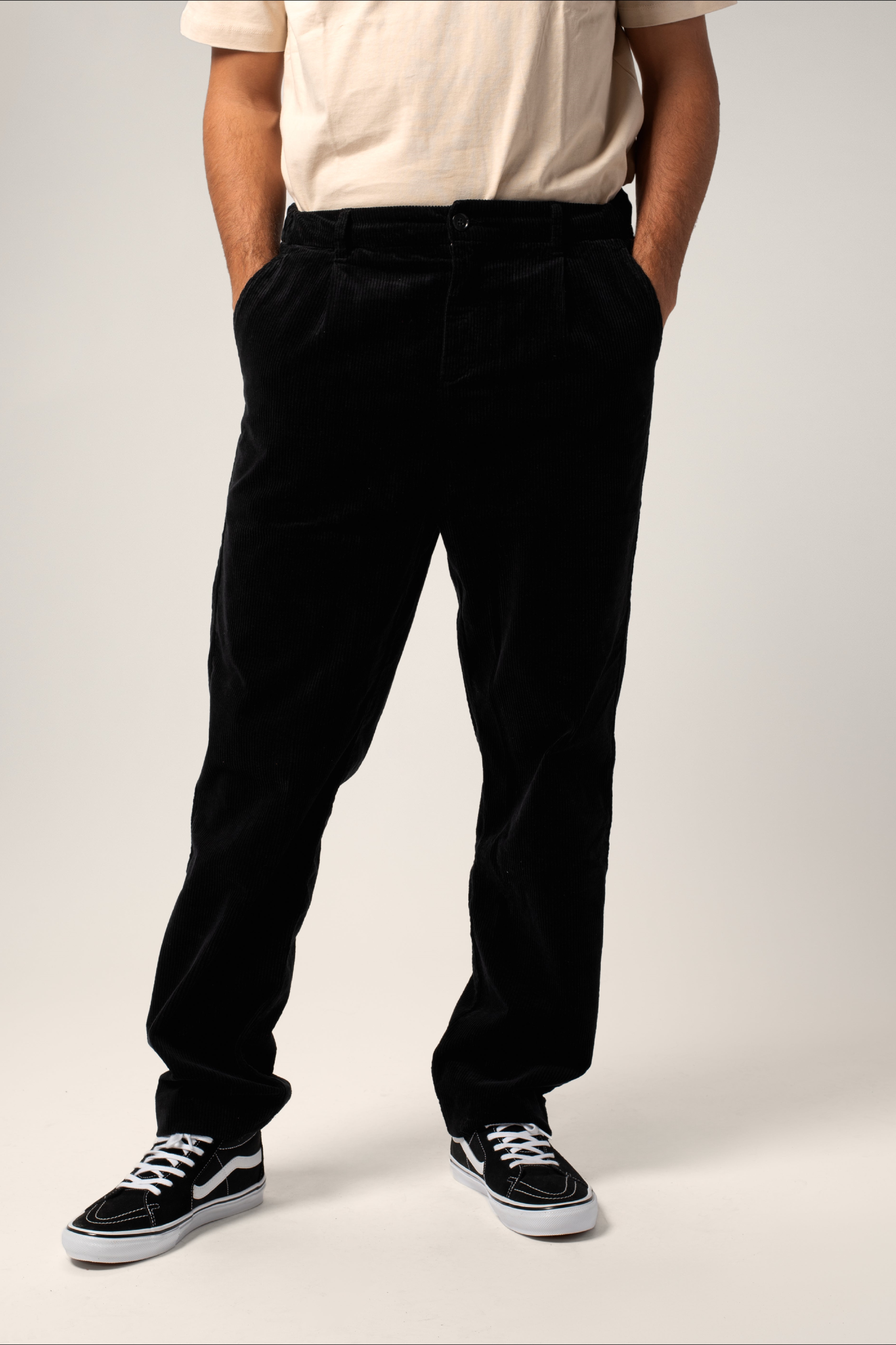 Côtelé men vegan Pleated Pants Black
