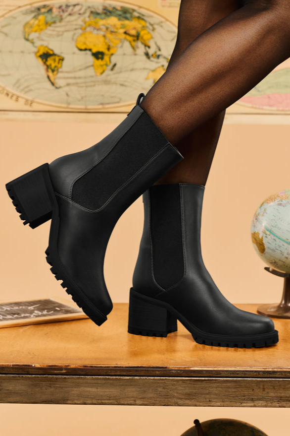 Minuit Sur Terre womens vegan Boots Eugenie Black