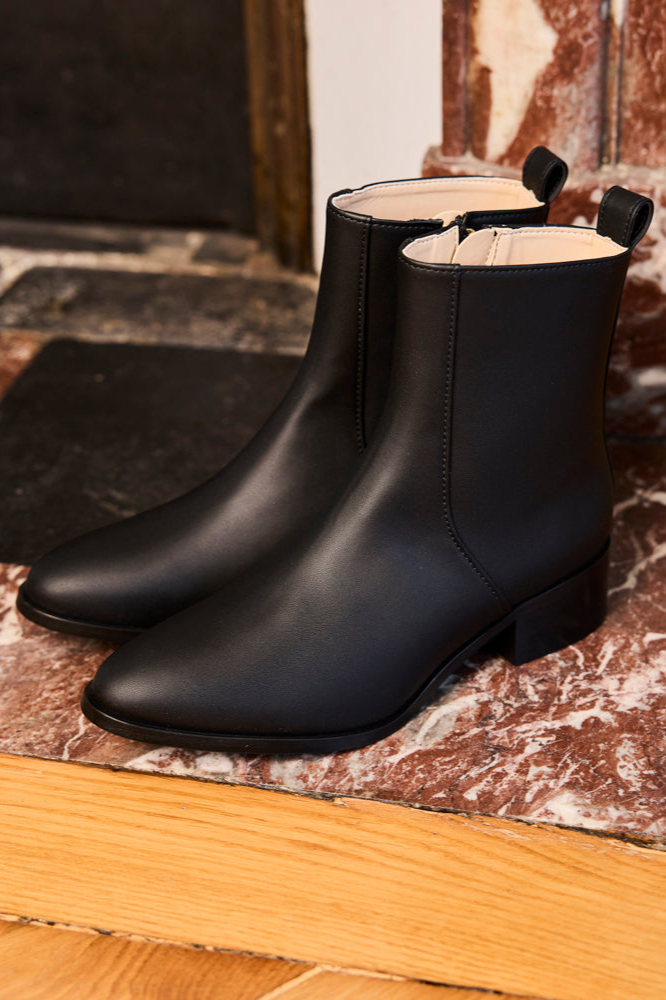 Minuit Sur Terre womens vegan Boots Grâce Black