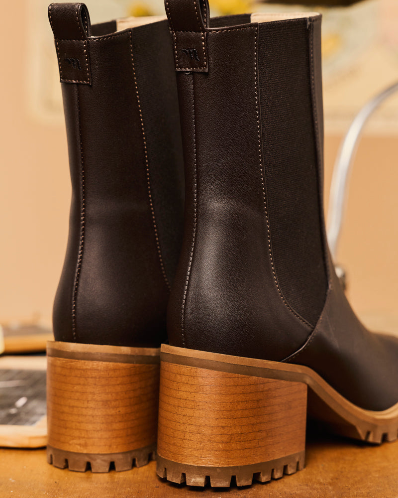 Minuit Sur Terre womens vegan Boots Eugenie Chocolate