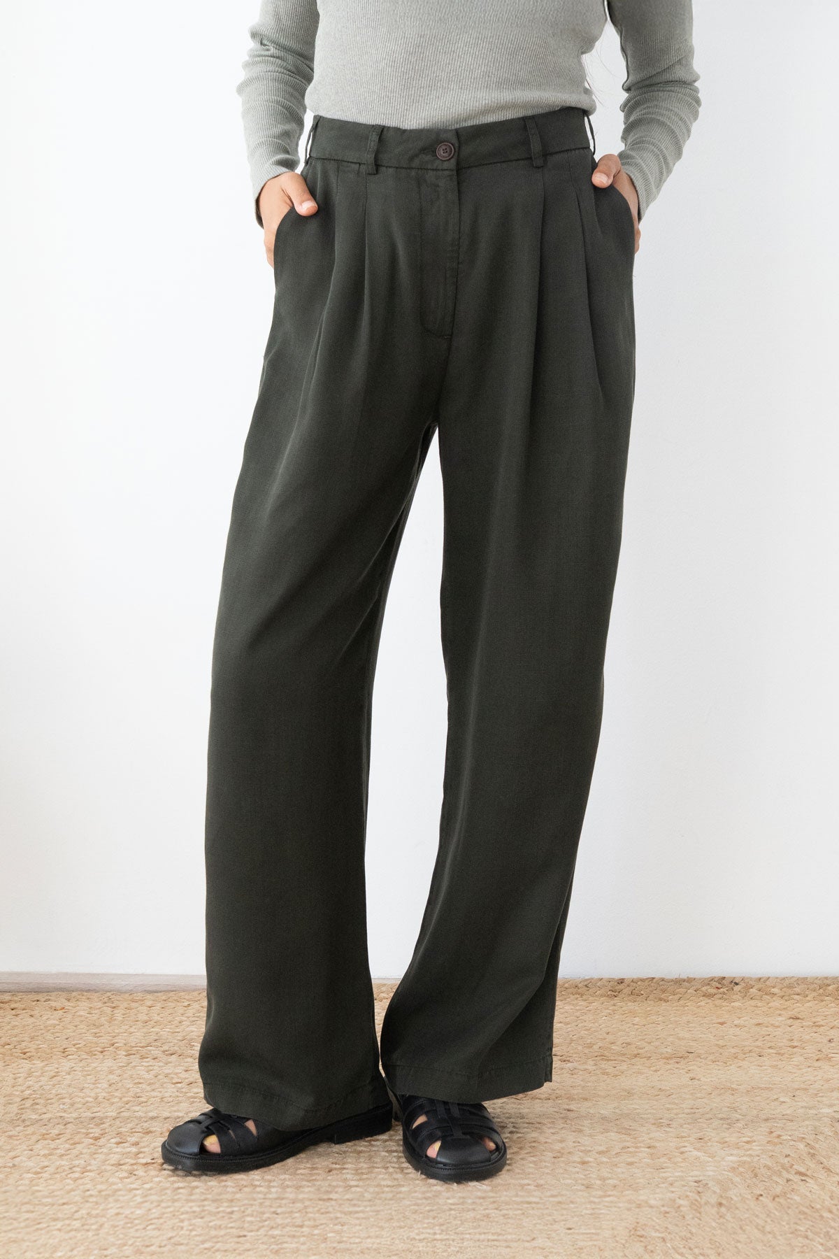 TWOTHIRDS Damen vegan Hose Mesquida Dunkelgr&Atilde;&frac14;n