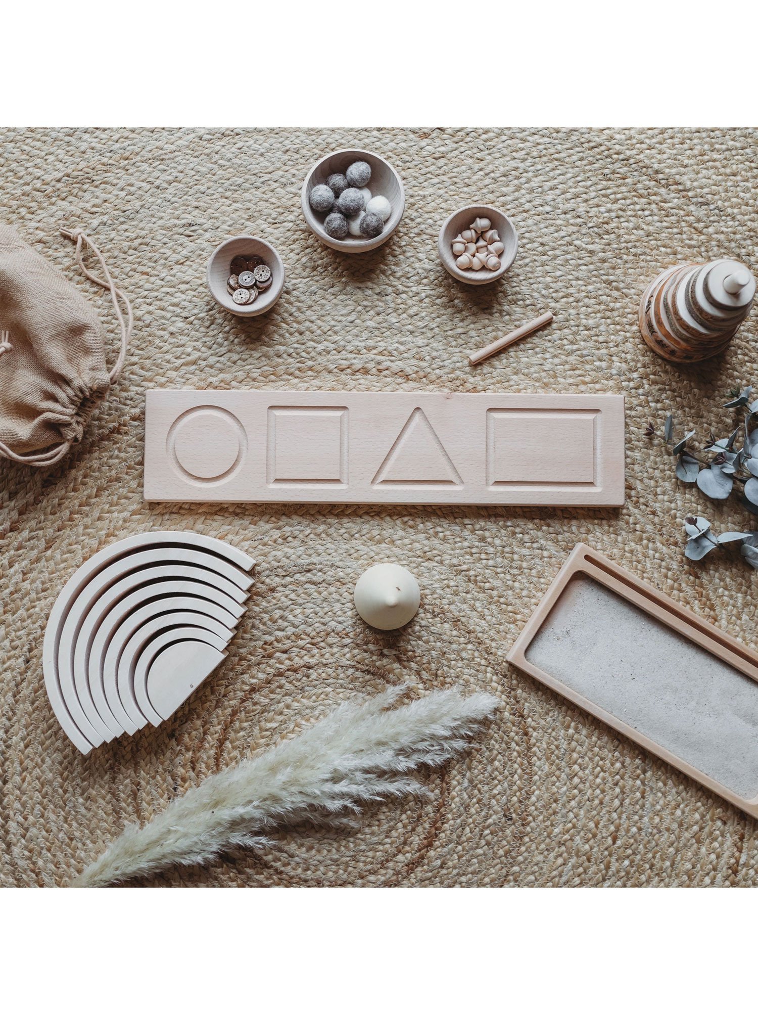 The Little Coach House Vormenbord Montessori Leermiddel