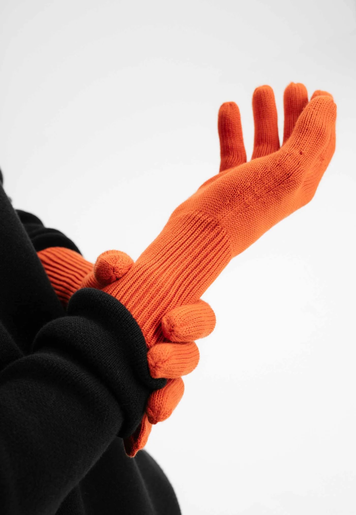 MELA men vegan Knitted Gloves Rishi Orange Brick