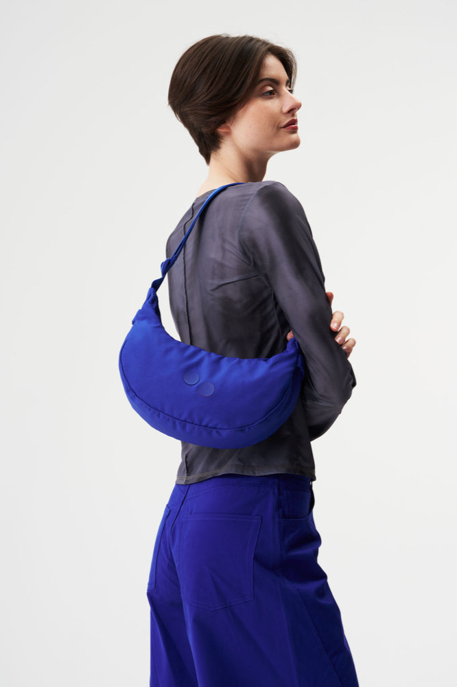 Image of pinqponq dames vegan Crossbodytas Krumm Small Ultimate Blue