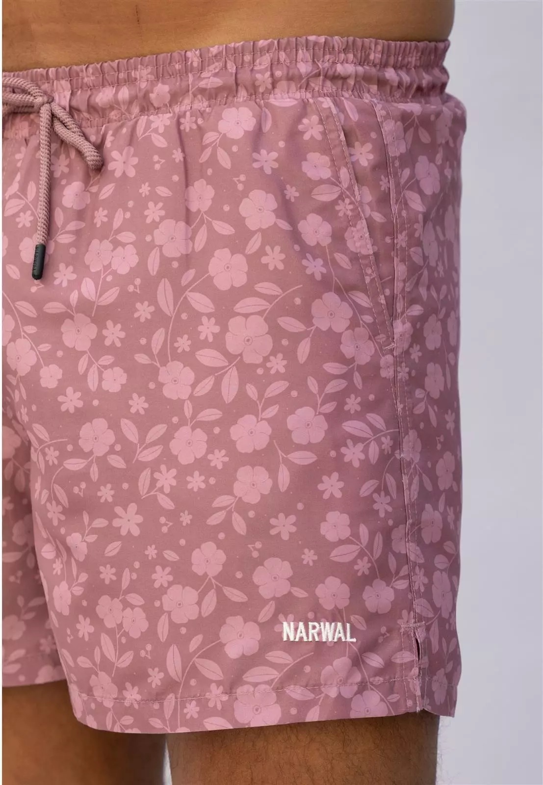 106634 - Herren vegan Badeshorts Mit Rotem Blumendruck