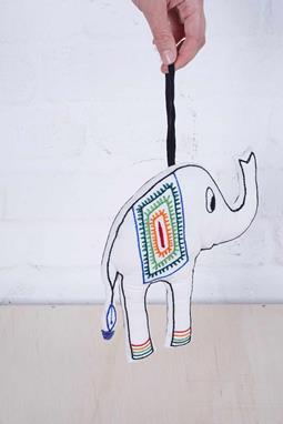 Jyoti Fair Works Elefant Emil White