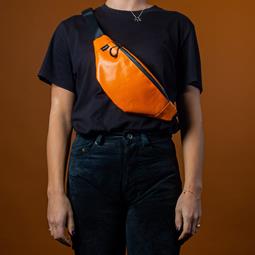 UNBEGUN Fanny Pack Orange