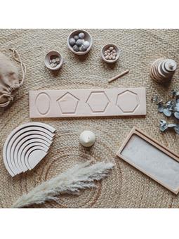 The Little Coach House Shape Board Montessori-Lernressourcen