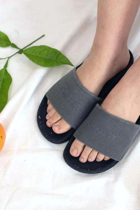 Slides Grey