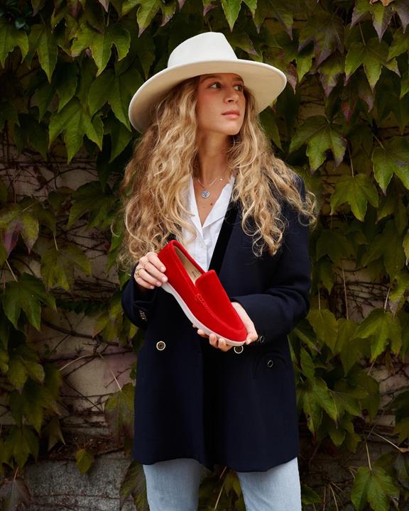 Loafer Fluweel Rood from Shop Like You Give a Damn