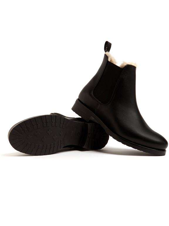 Luxe Insulated Smart Chelsea Boots Black 6