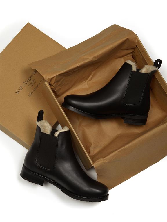 Luxe Insulated Smart Chelsea Boots Black 7