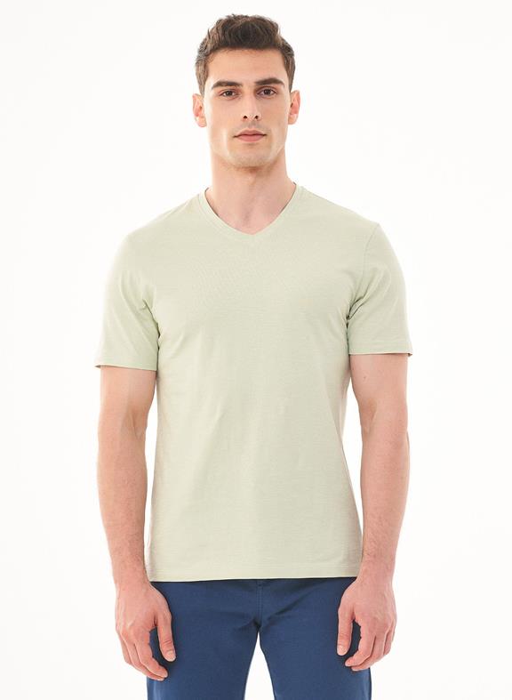 Basic T-Shirt V-neck Soft Green 1