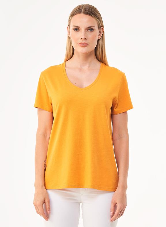 T-Shirt V Hals Mango via Shop Like You Give a Damn