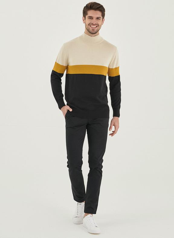 Sweater Ecru Black 2