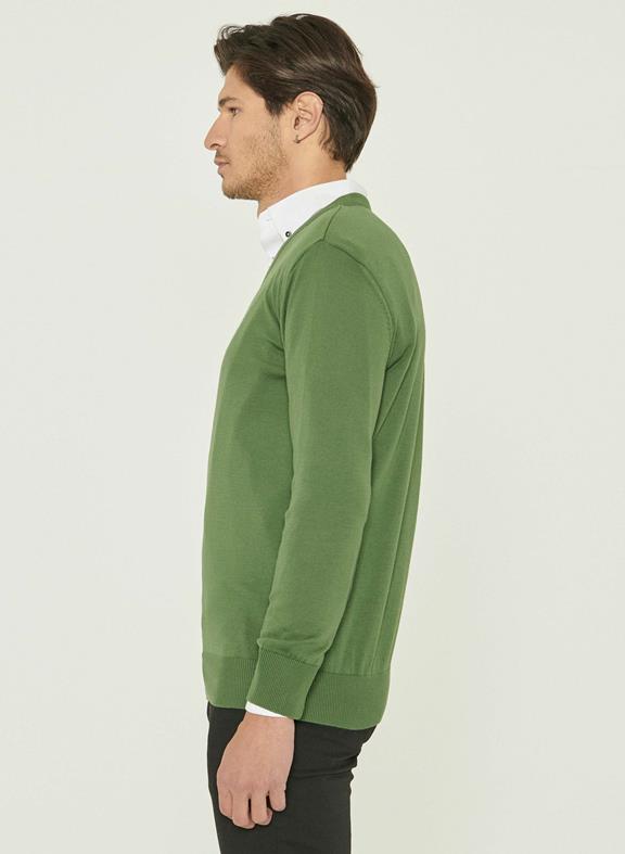 Knitted V-Neck Green 3