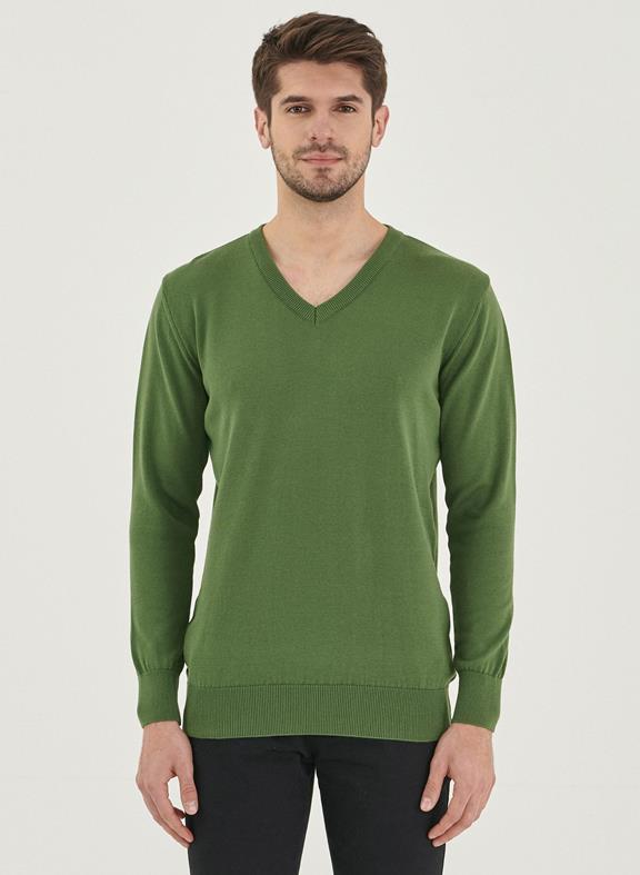 Knitted V-Neck Green 5