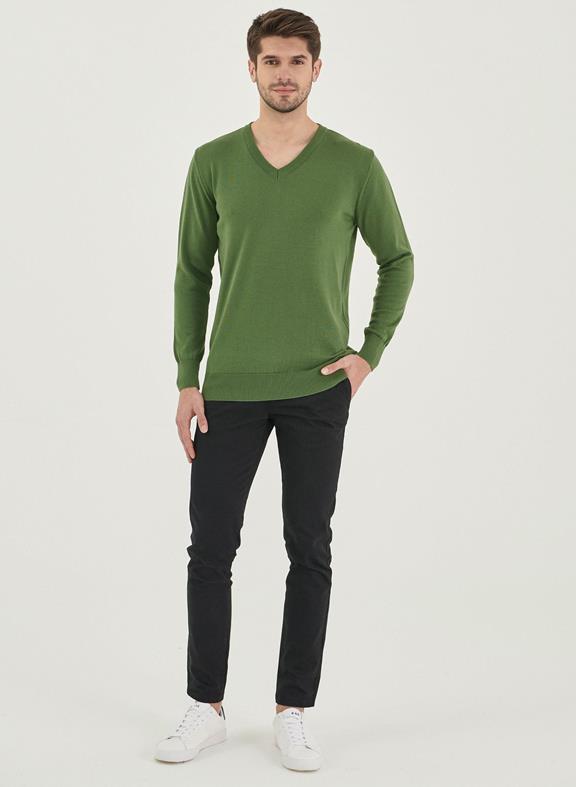 Knitted V-Neck Green 6