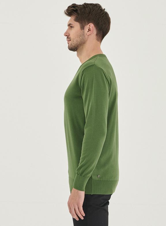 Knitted V-Neck Green 7
