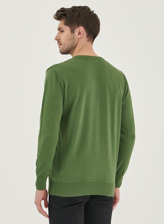 Knitted V-Neck Green 8
