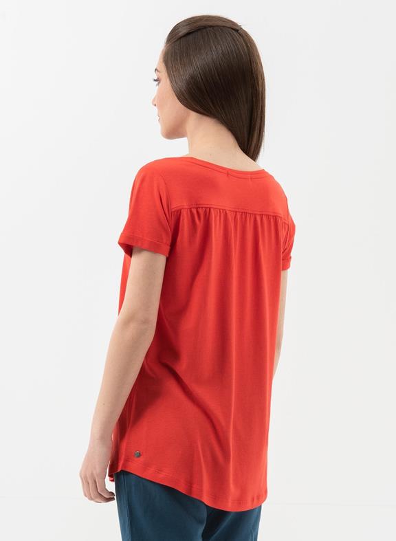 T-Shirt Rood from Shop Like You Give a Damn