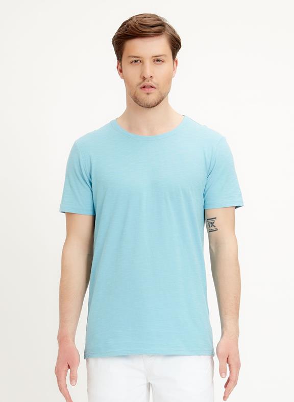 T-Shirt Basic Blauw van Shop Like You Give a Damn
