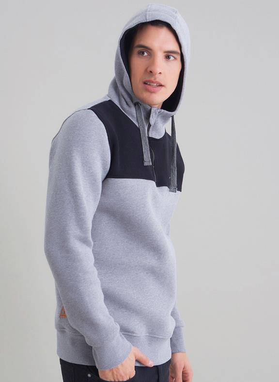 Hooded Sweater With Contrast 2