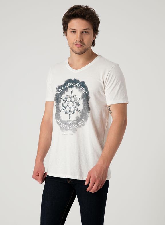 T-Shirt Met V-Hals En Print via Shop Like You Give a Damn