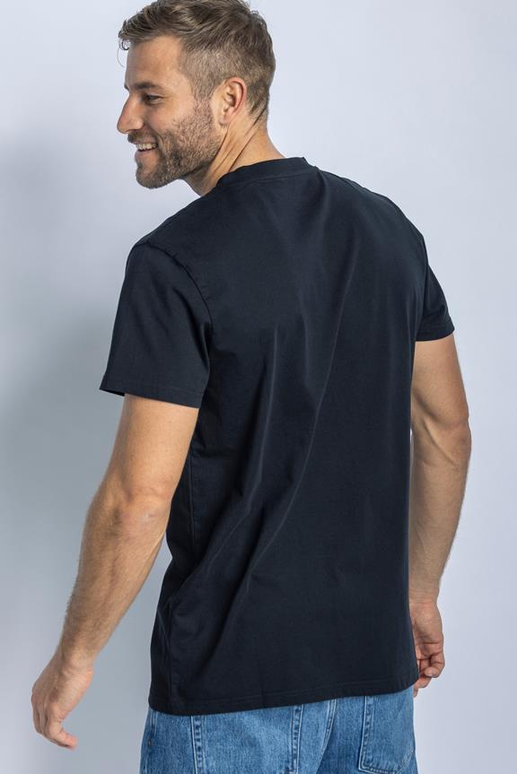 T-Shirt Standard Black 3