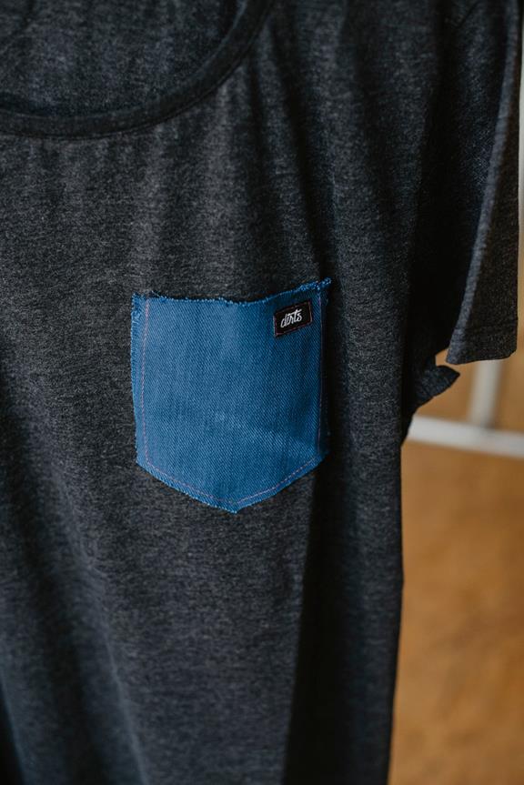 Dirts Reborn Pocket T-Shirt Blauw 6