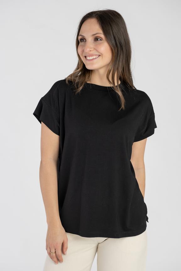Round Neck T-Shirt Black 2
