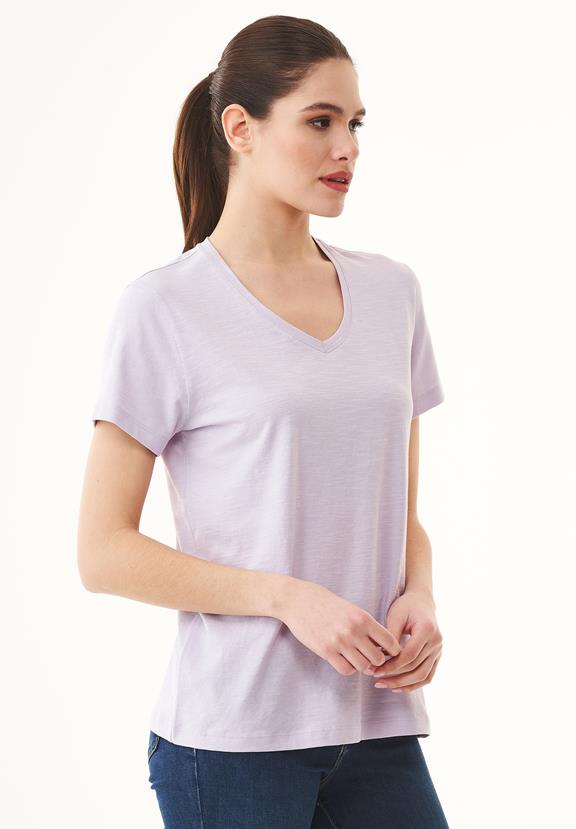 T-Shirt V-Neck Basic Light Purple from Shop Like You Give a Damn