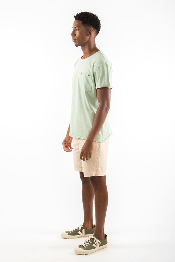 T-Shirt Ronde Wild Neck Pocket Light Aloe Groen from Shop Like You Give a Damn