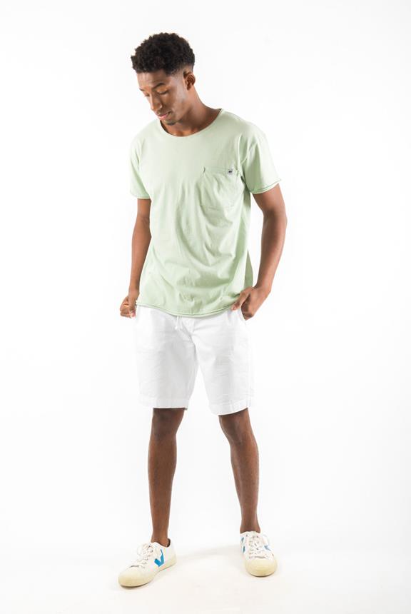 T-Shirt Ronde Wild Neck Pocket Light Aloe Groen from Shop Like You Give a Damn