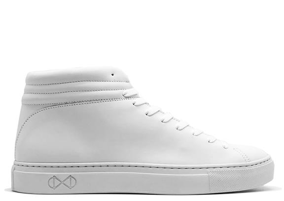 Sneakers Sleek White & Reflective 1